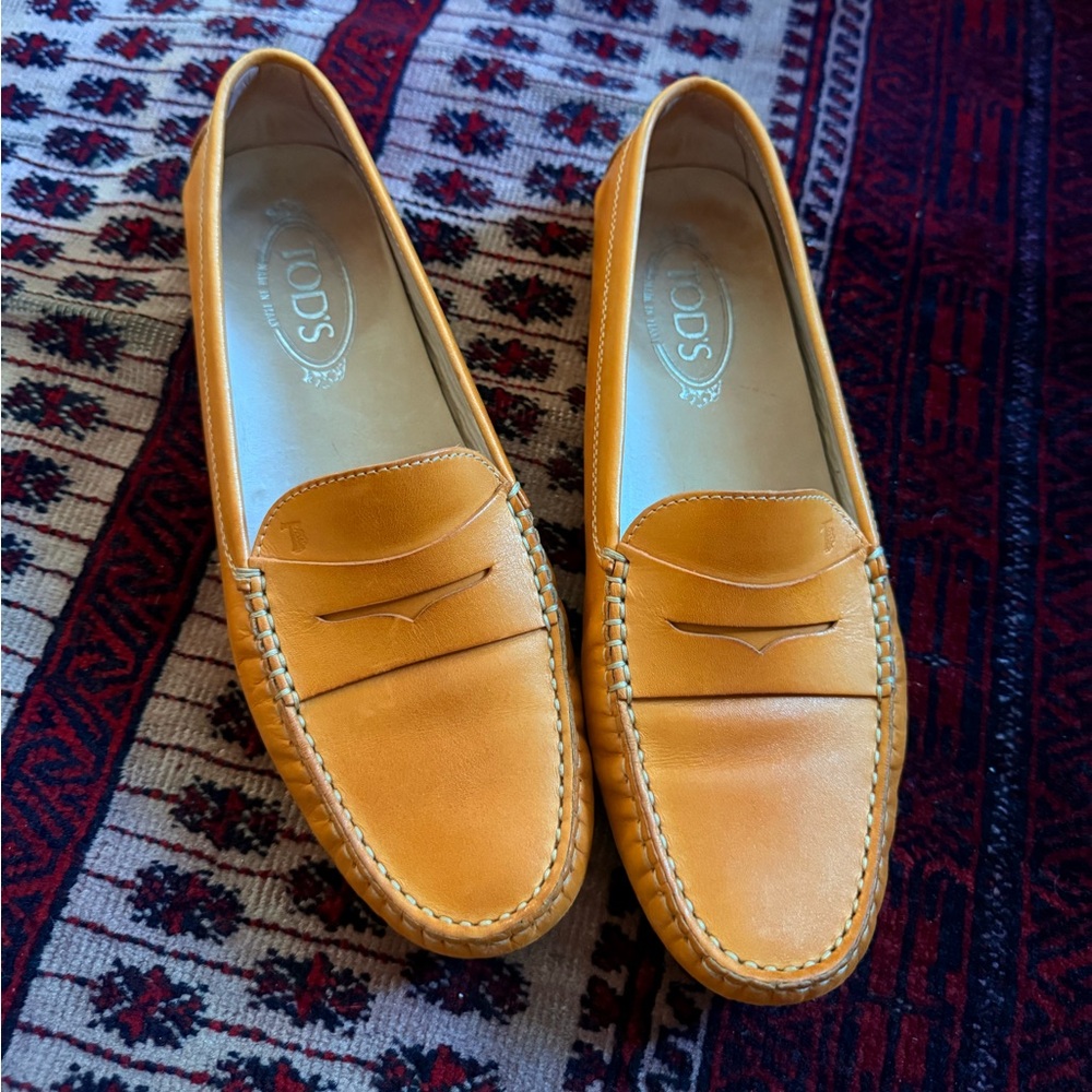 Tod's Women's Natural Leather Loafers